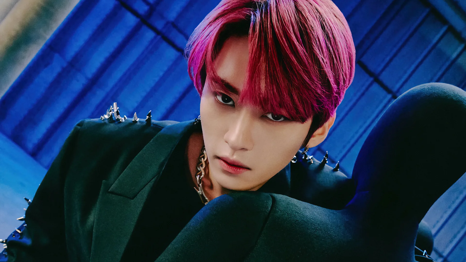 Lee Know de STRAY KIDS sufre grave caída y preocupa a sus fans
